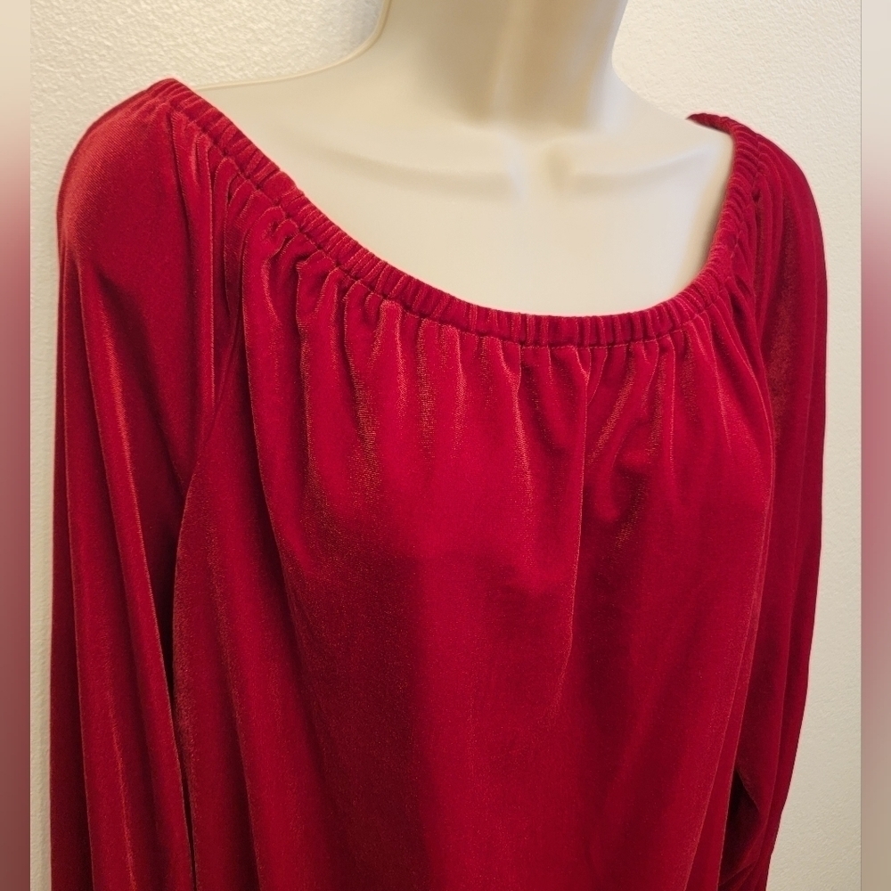 NWT CeCe Ladies Red Velvet Blouse - Picture 2 of 3